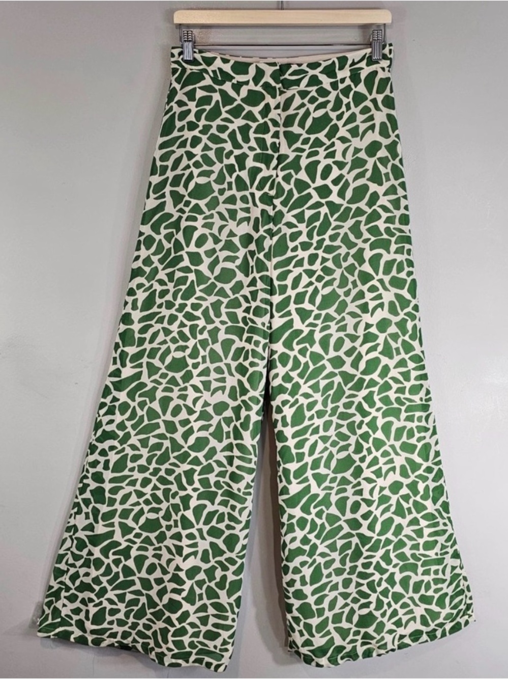Dynamite Hutton Green Abstract Wide Leg Pants Size 4 - Picture 6 of 9
